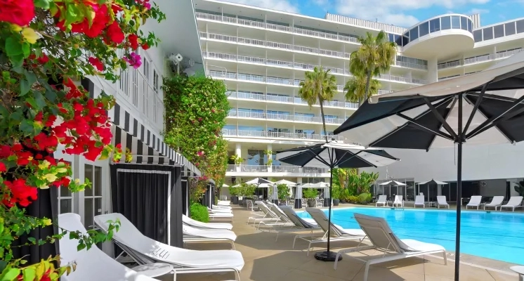 Beverly Hilton Pool