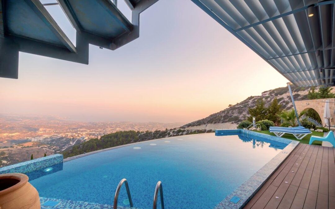 Transforming Glendale Hotels: Custom Commercial Pool Designs for New Builds