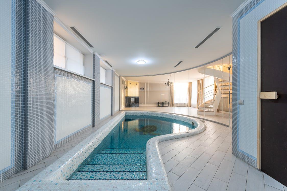 Custom pool builder project in Inglewood, CA