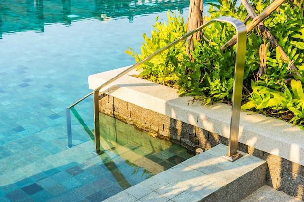 Streamlining Los Angeles Pool Construction: Navigating City Permits with Ease
