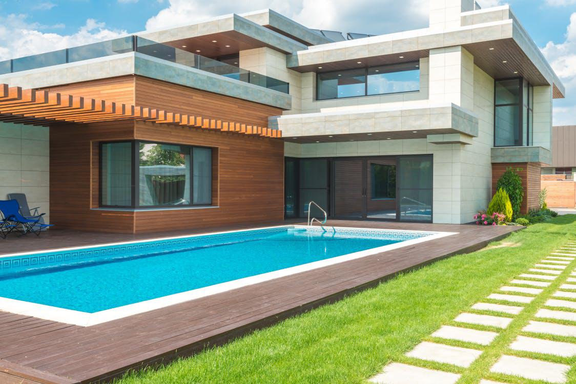 Backyard swimming pool design and construction Culver City, CA
