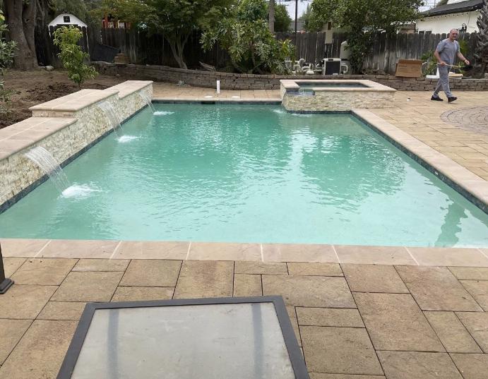 Choosing the Right Pool Builders in Glendale: What to Look For
